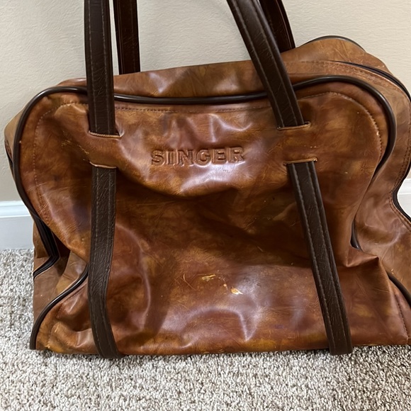 Vintage Singer Sewing Machine Travel Case - Picture 5 of 17